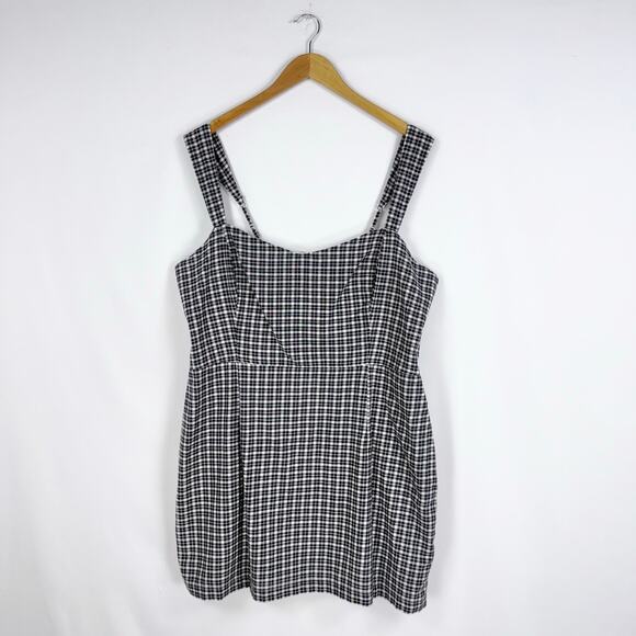 Abercrombie & Fitch Dresses & Skirts - Abercrombie & Fitch Women's Plaid Woven Mini Dress XL Black White Wide Strap